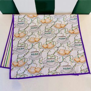 Cafe du Monde Beads and Beignets Towel